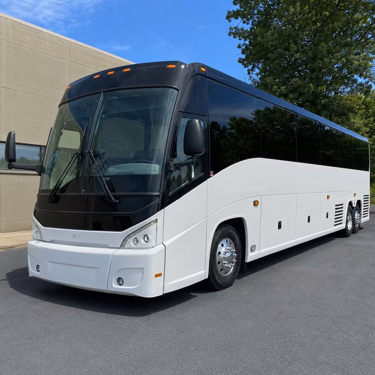charter buses for santa monica groups traveling to northern california